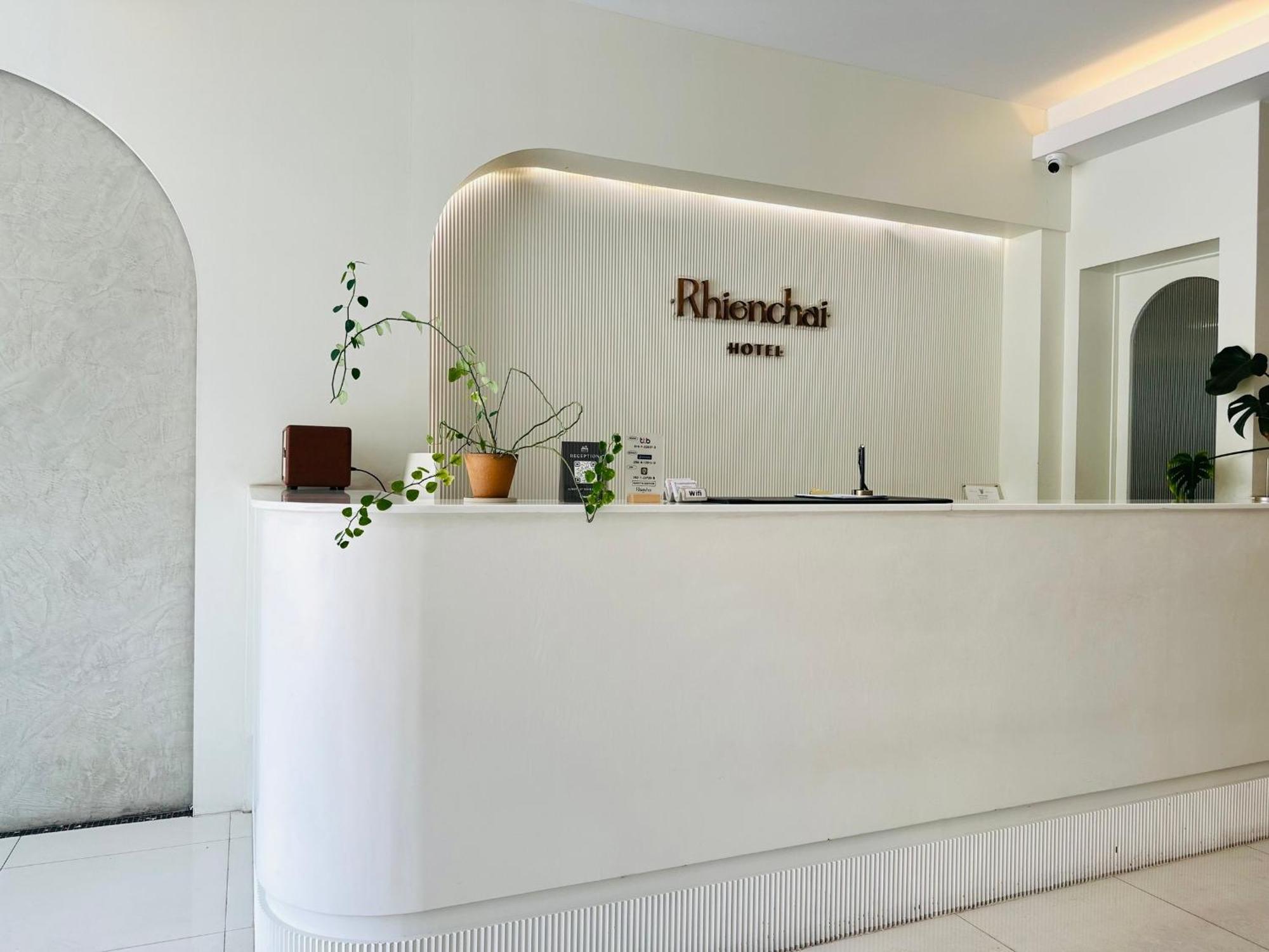 Rhienchai Place Hotel Surat Thani Eksteriør billede